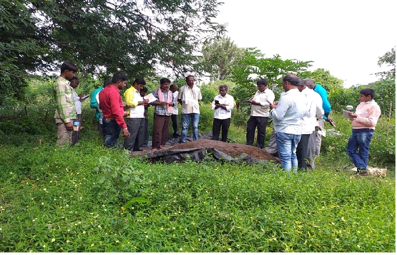Organic FPO farmers exposure visit to Shri Chandrashekar farm, Dobaspet