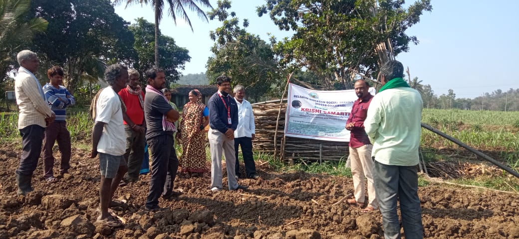 Honnapur Farmers being trained