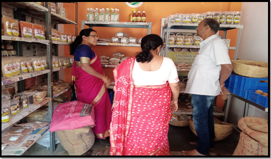 Smt. Bhagamma Assistant Director of Agriculture, Agriculture Department Tumkur visited Vasumathi organic outlet.